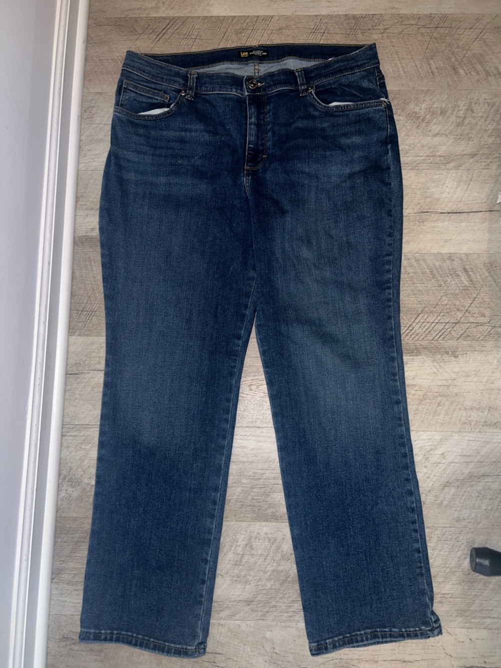 Lee Relaxed Fit Straight Leg Mid Rise Jeans